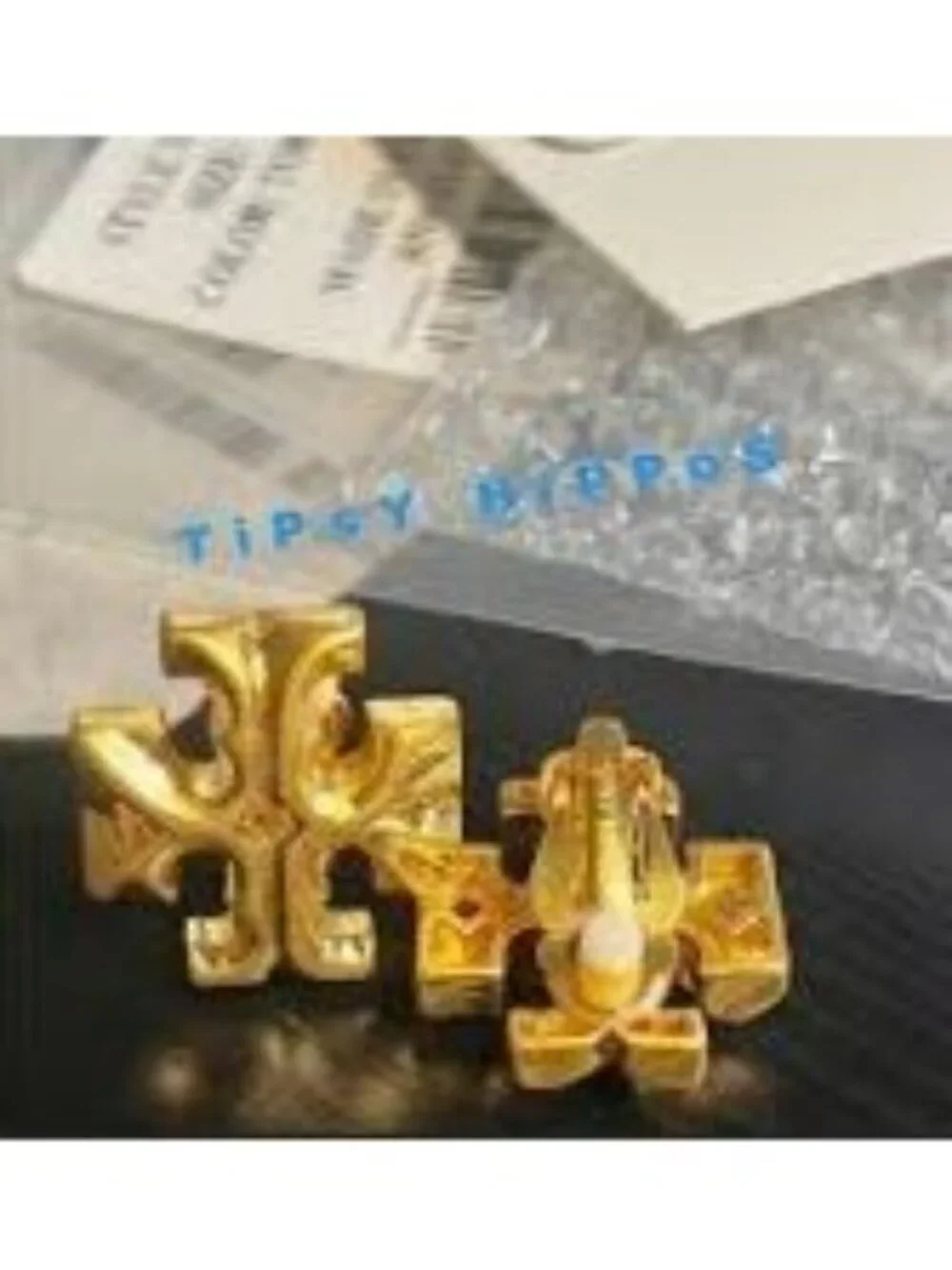 *** Tory Burch Roxanne Gold Logo Clip-On Earrings